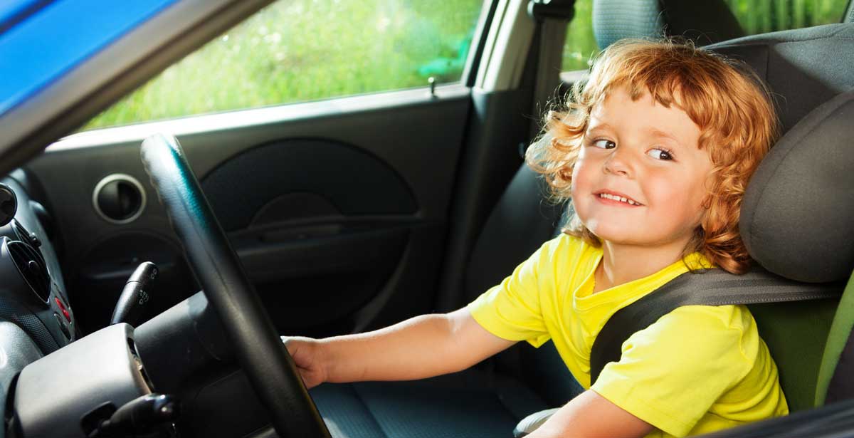 Importance of shoulder protectors in child car seats